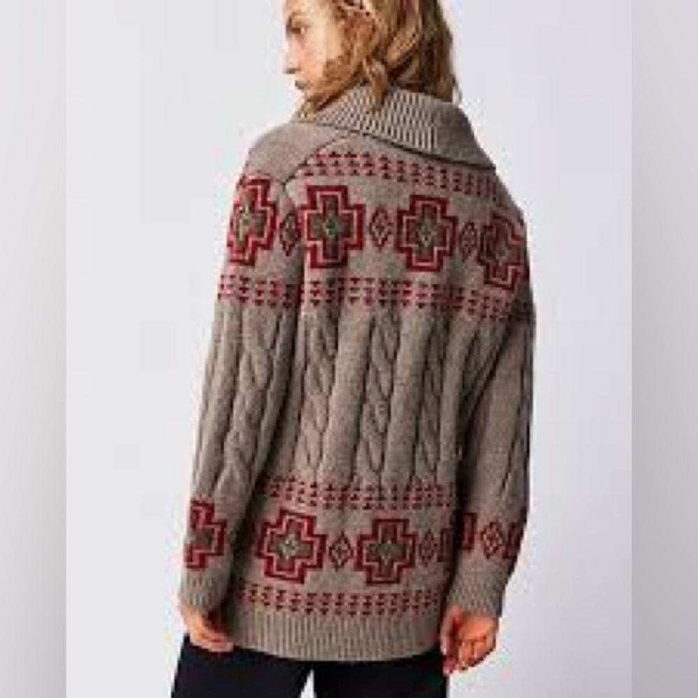 Pendleton Women’s Lambswool Cardigan size medium Jace cable